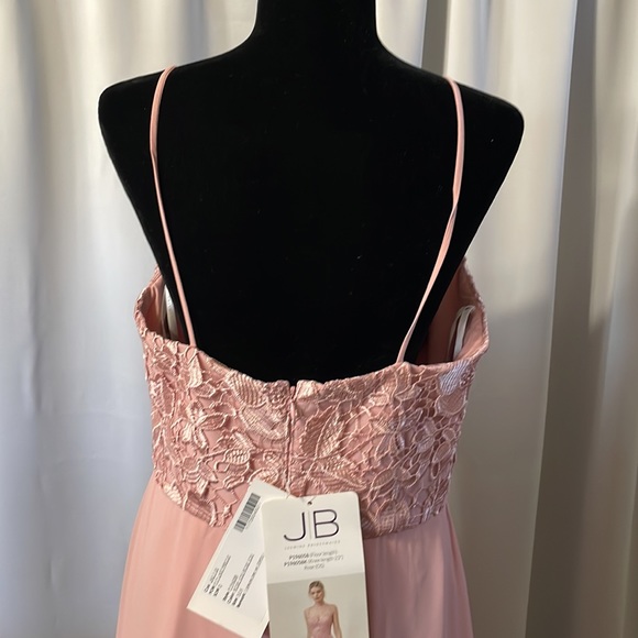 Brand New Formal - Picture 4 of 7